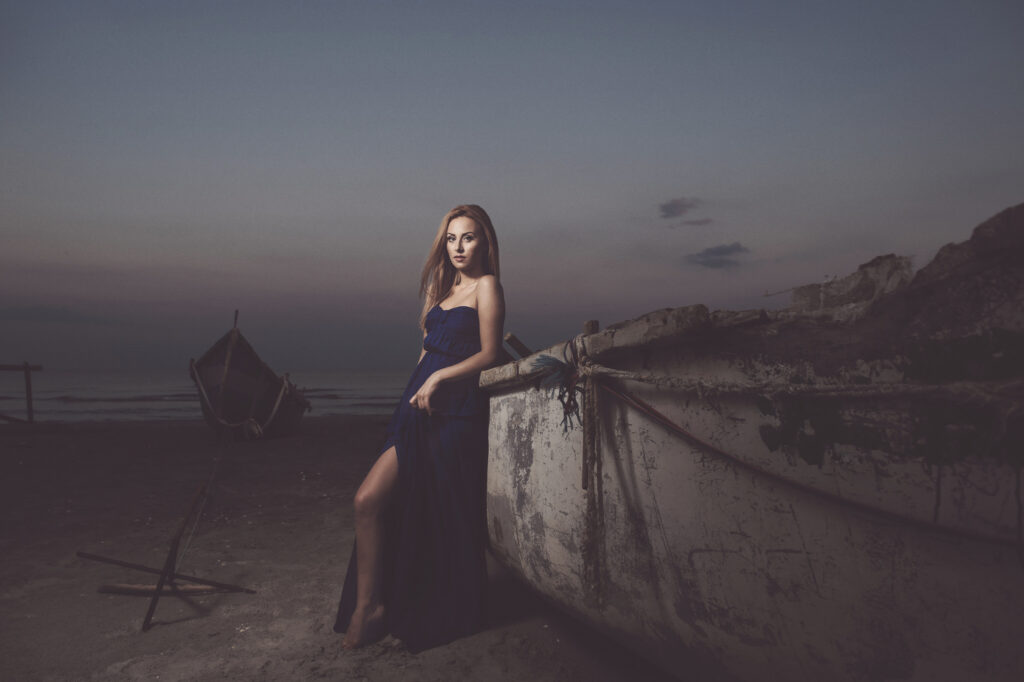 model rochie albastra langa barca
